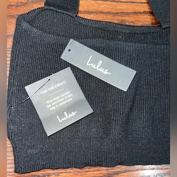 Lulu’s black halter crop top - Picture 3 of 4